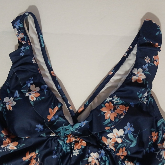 Beach Scene Collection Swimsuit Ruffle Size L - Picture 5 of 11